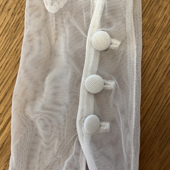 Sheer White Elbow-Length Gloves - Picture 3 of 3
